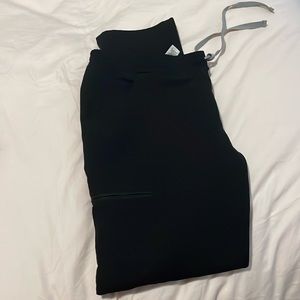 Figs black yola skinny scrub pants size S
